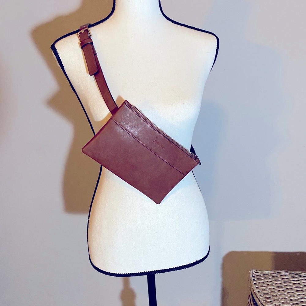 Nice slick Calvin Klein belt bag